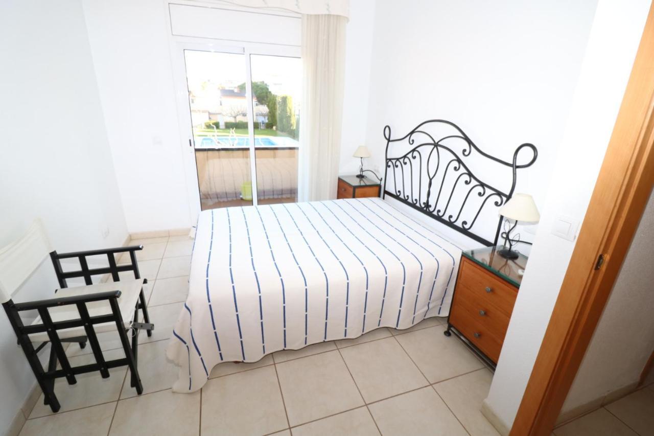 Port Estrella 24 Villa Roses Exterior photo