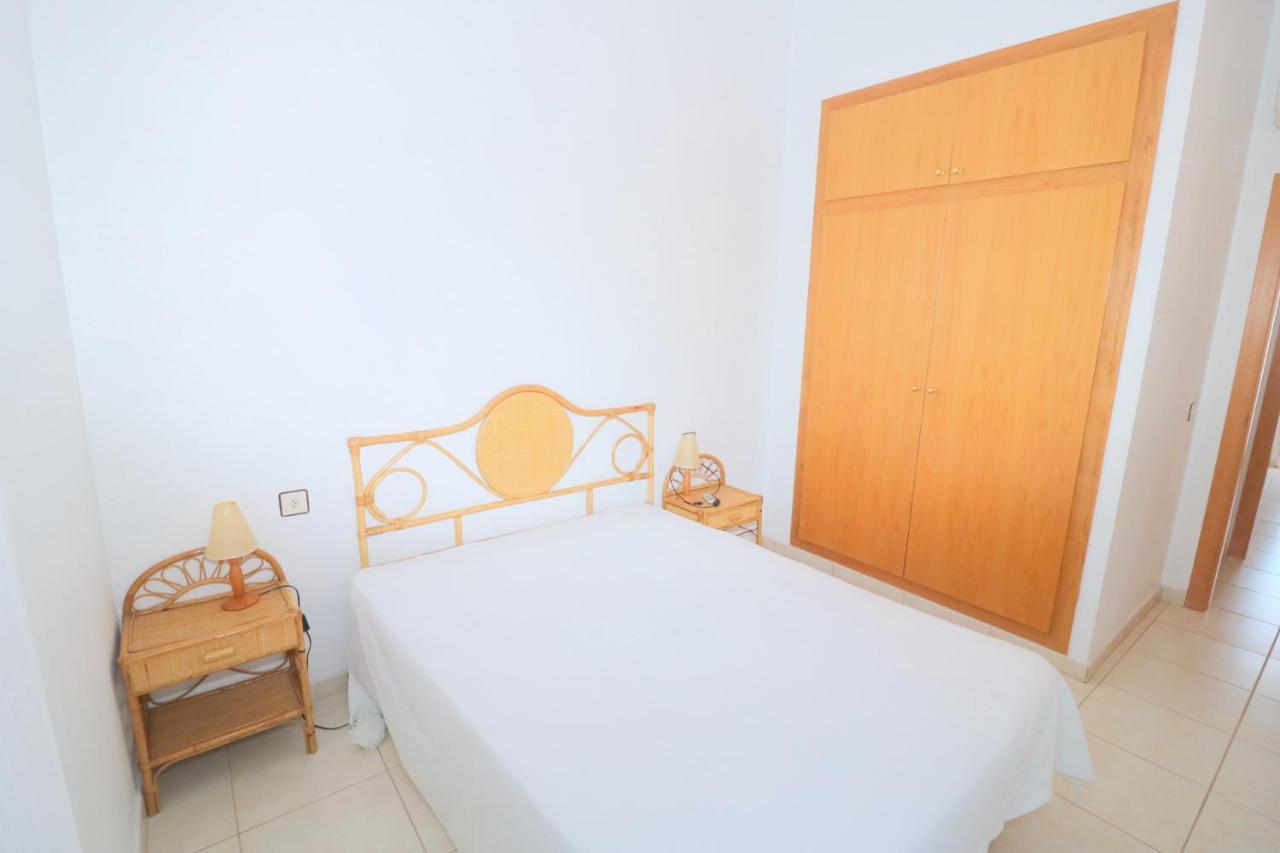 Port Estrella 24 Villa Roses Exterior photo